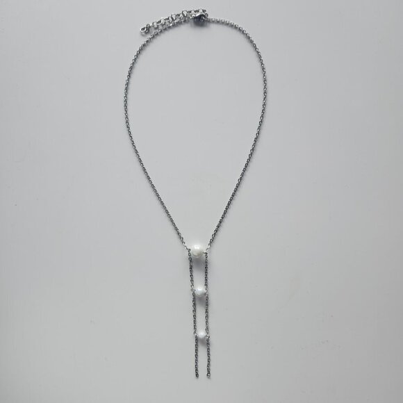 Unique elegant long pearl necklace with a small silver chain - Picture 6 of 11